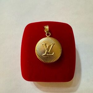 LOUIS VUITTON Pendant